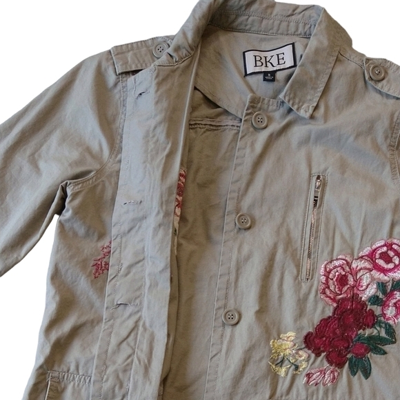 BKE 100% Cotton Khaki Floral Embroidered Lightweight Utility Jacket Boho - Picture 6 of 9